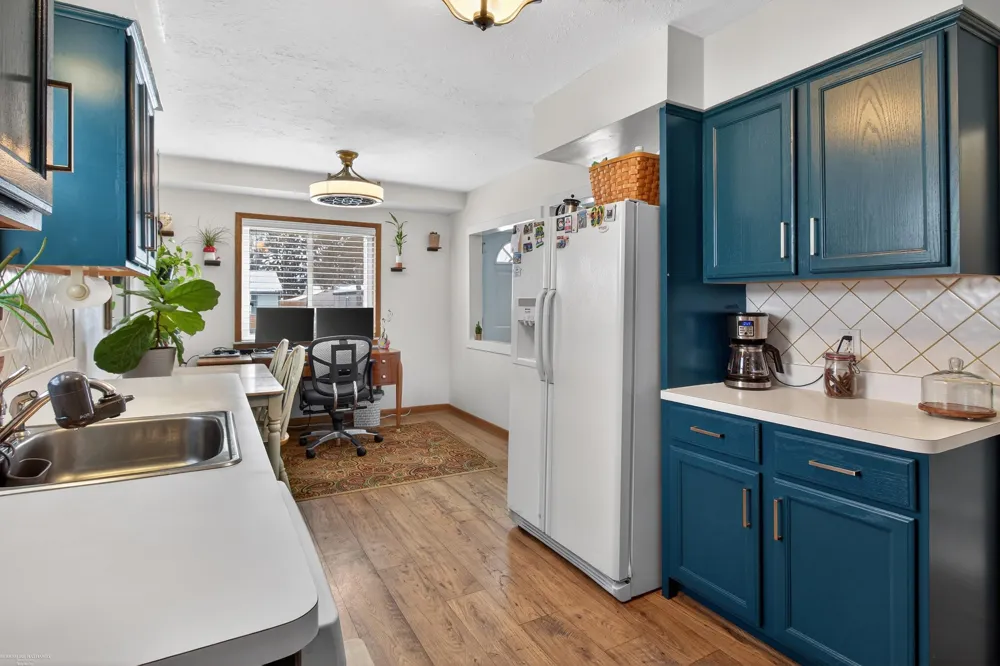 19795 Macel Street Roseville City, MI 48066