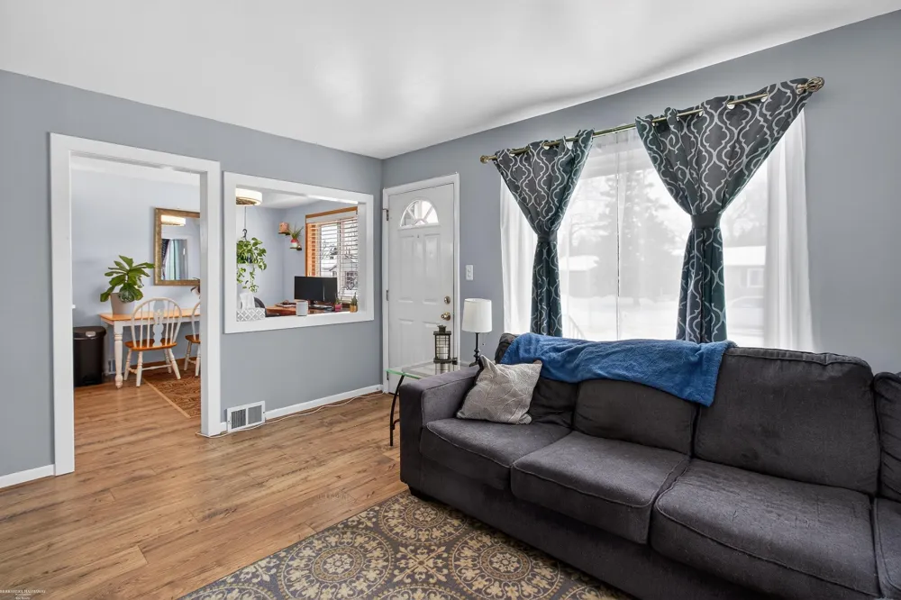 19795 Macel Street Roseville City, MI 48066