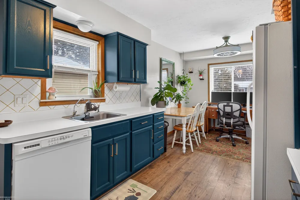 19795 Macel Street Roseville City, MI 48066