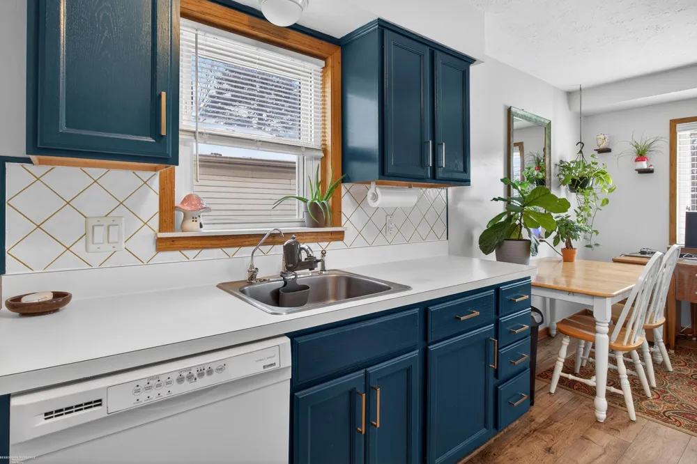 19795 Macel Street Roseville City, MI 48066