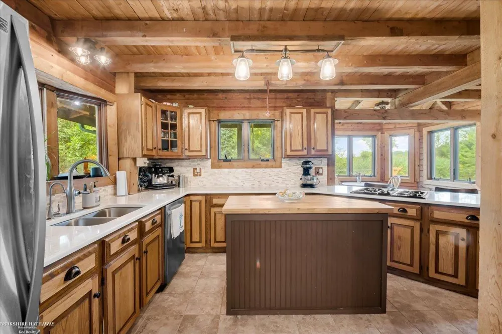 8828 Meskill Columbus Township, MI 48063