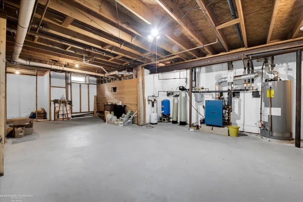 8828 Meskill Columbus Township, MI 48063
