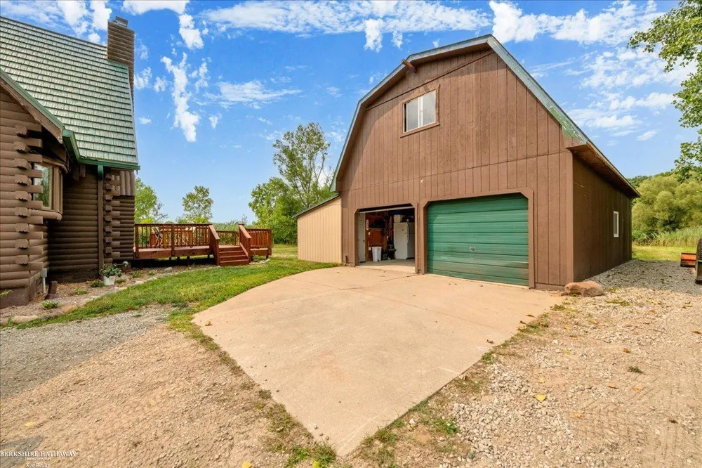 8828 Meskill Columbus Township, MI 48063