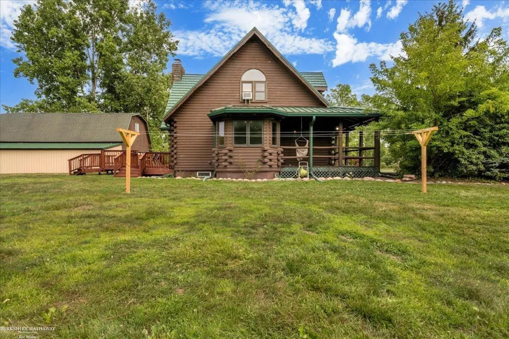 8828 Meskill Columbus Township, MI 48063