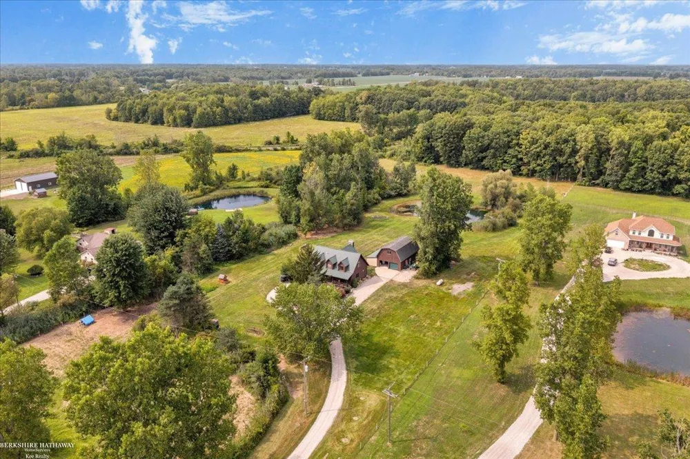 8828 Meskill Columbus Township, MI 48063