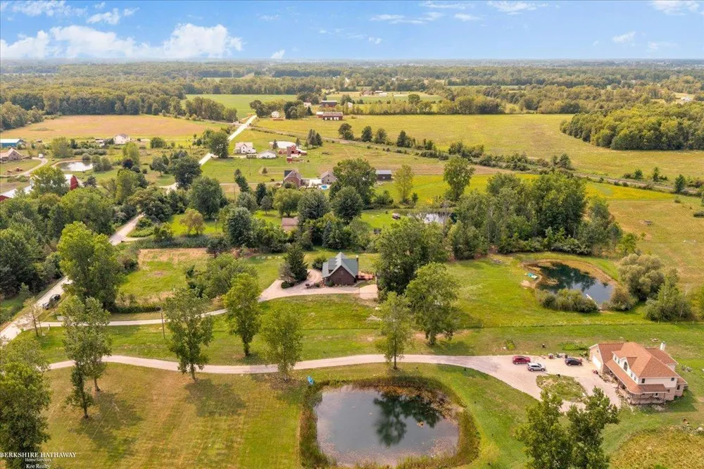8828 Meskill Columbus Township, MI 48063