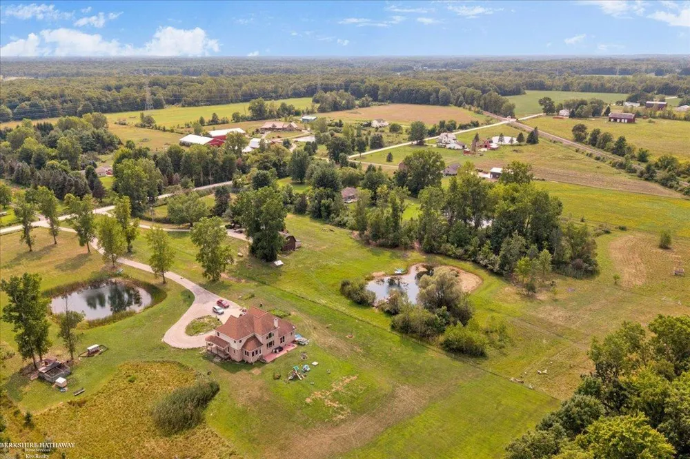 8828 Meskill Columbus Township, MI 48063