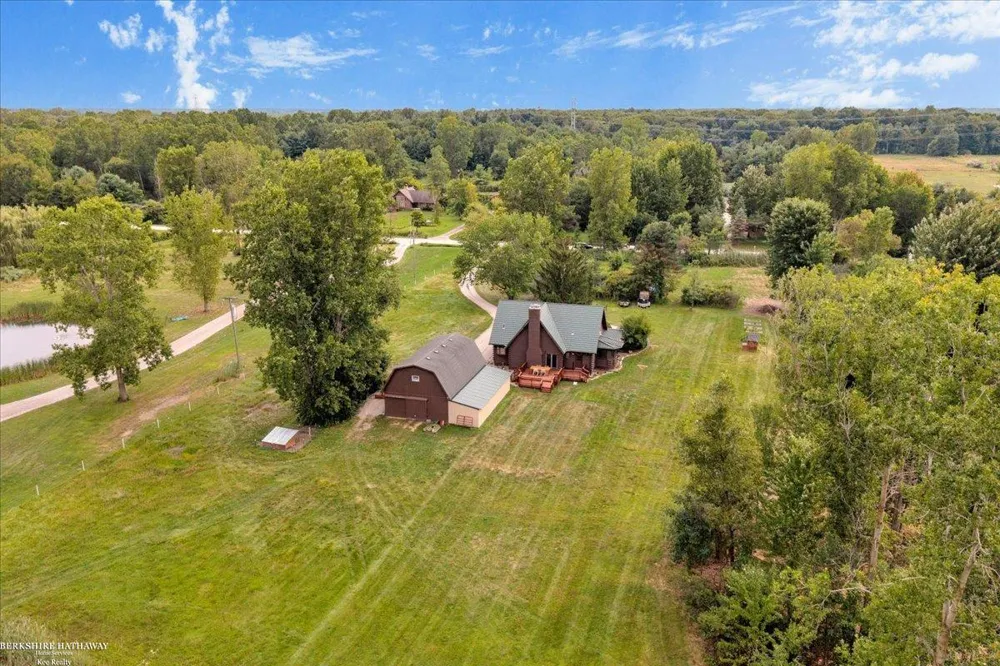 8828 Meskill Columbus Township, MI 48063