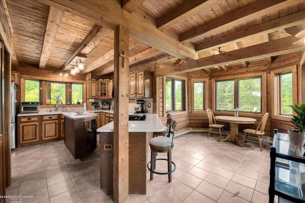 8828 Meskill Columbus Township, MI 48063
