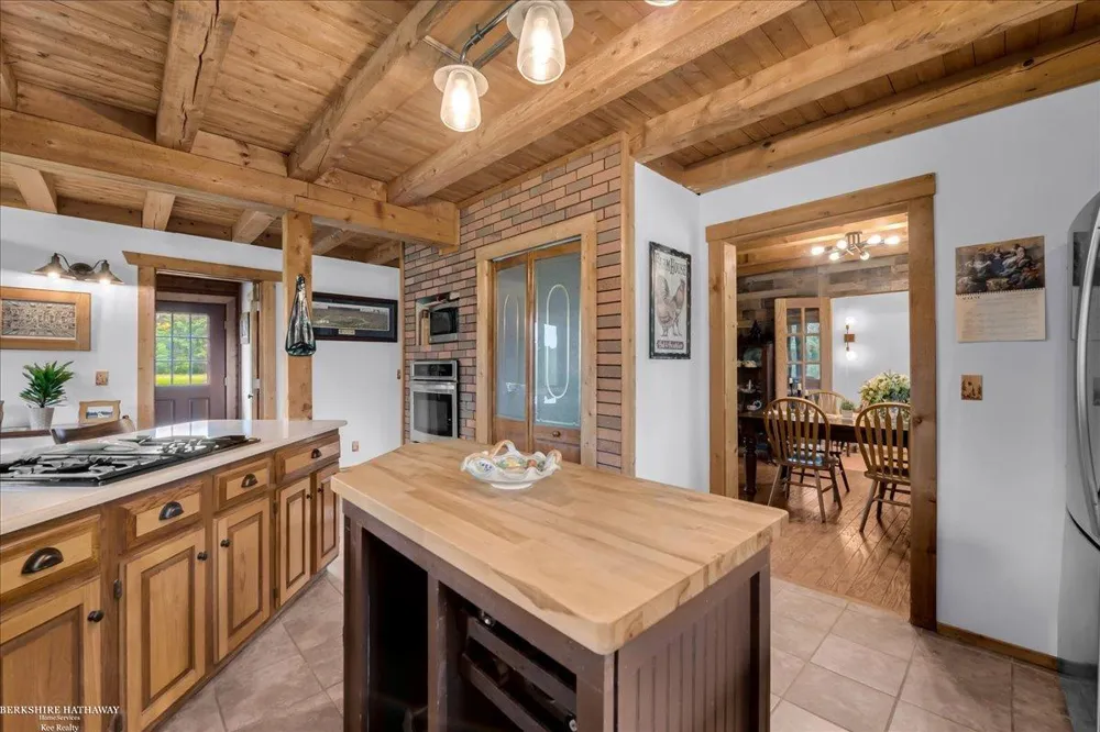 8828 Meskill Columbus Township, MI 48063