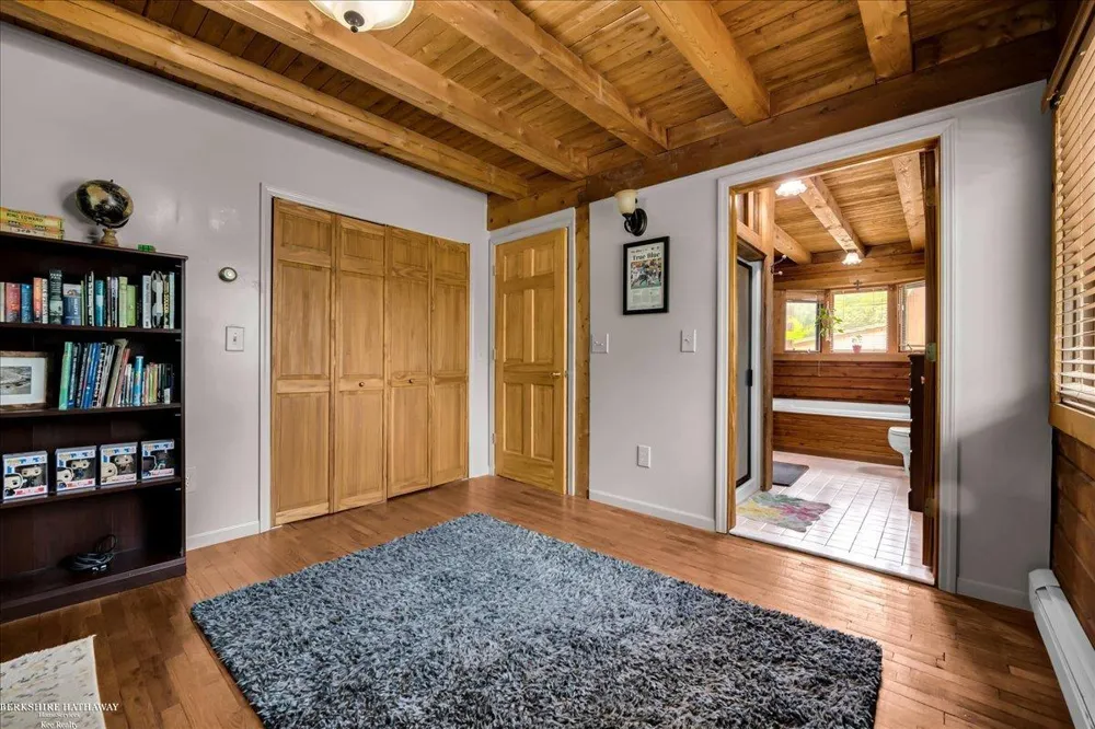 8828 Meskill Columbus Township, MI 48063