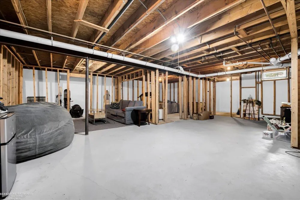 8828 Meskill Columbus Township, MI 48063
