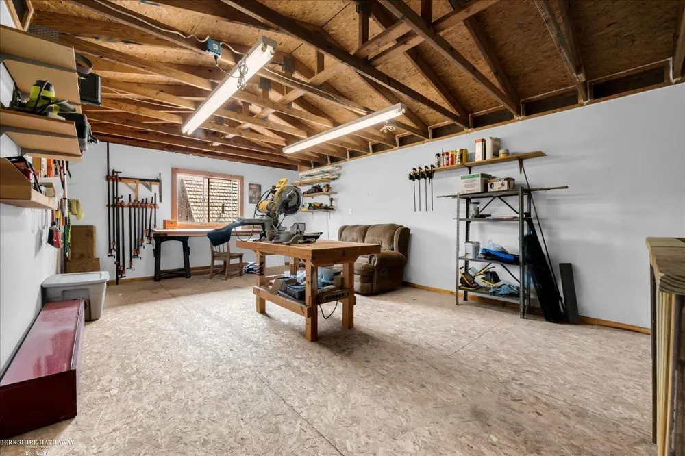 8828 Meskill Columbus Township, MI 48063