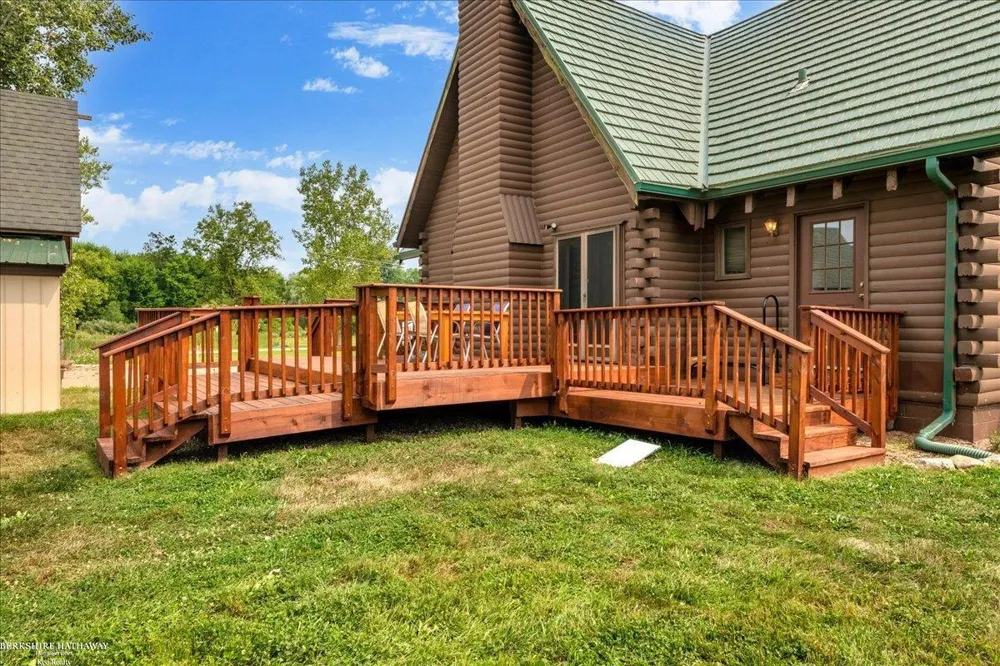 8828 Meskill Columbus Township, MI 48063