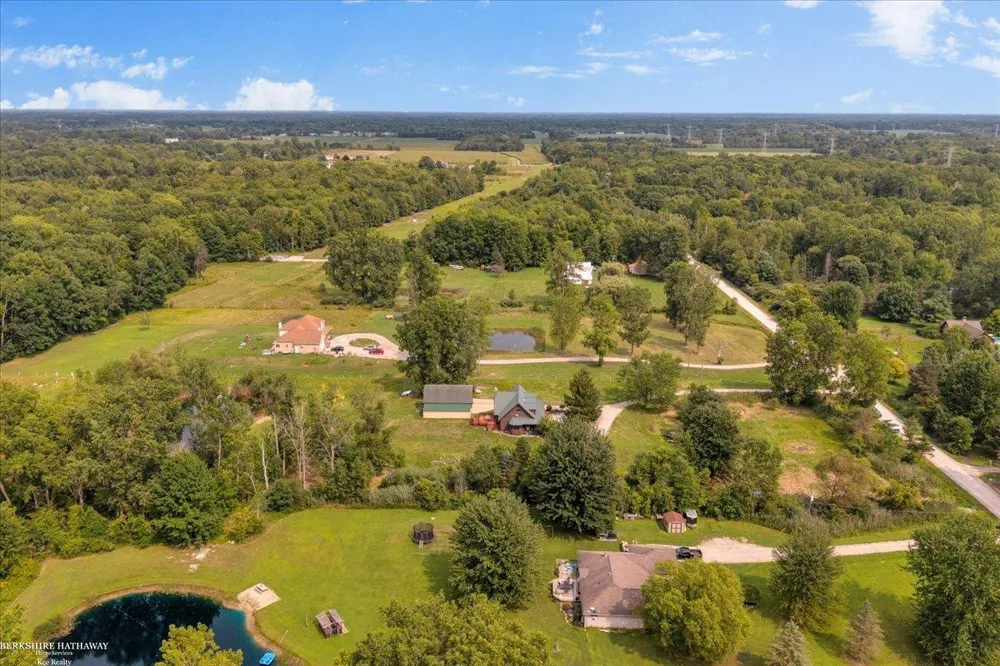 8828 Meskill Columbus Township, MI 48063