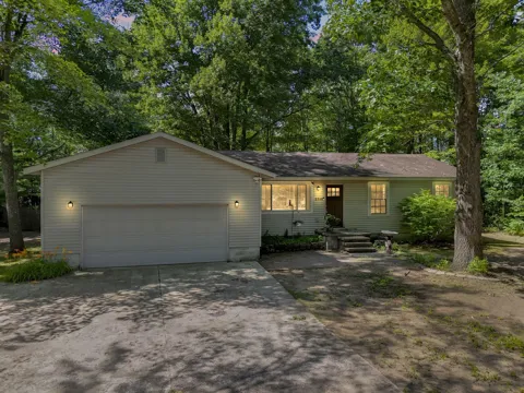 2596 Timber Trail, NE
