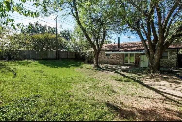 6404 Moonglow Lane Watauga, TX 76148