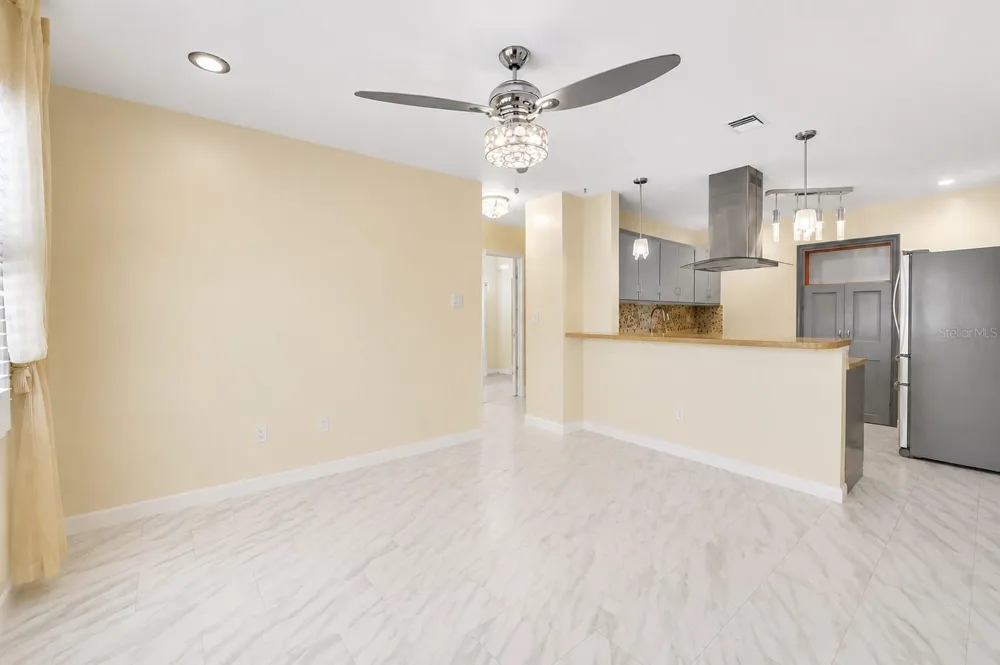 1572 77TH AVENUE St Petersburg, FL 33702