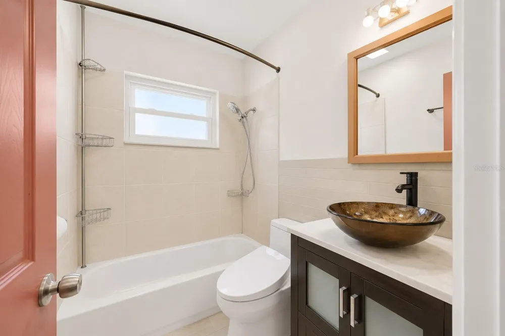 1572 77TH AVENUE St Petersburg, FL 33702