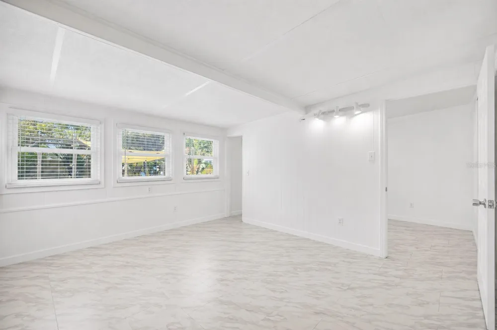 1572 77TH AVENUE St Petersburg, FL 33702