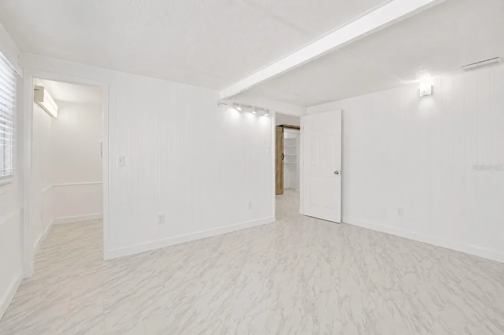 1572 77TH AVENUE St Petersburg, FL 33702