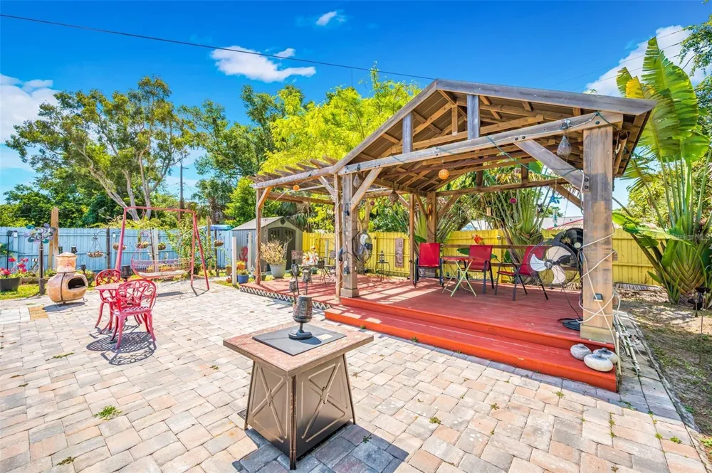 1572 77TH AVENUE St Petersburg, FL 33702