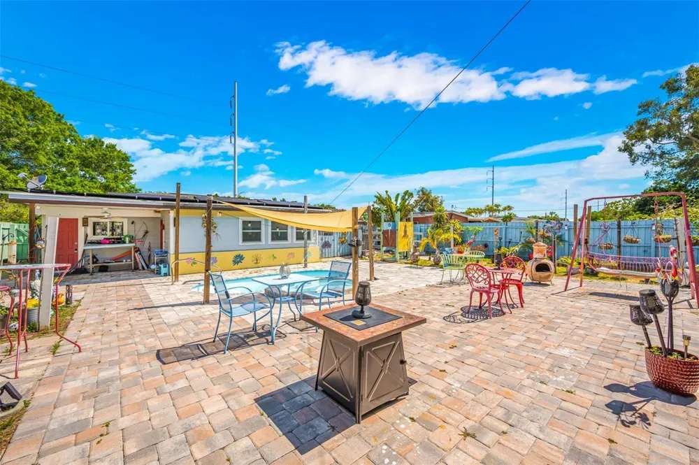 1572 77TH AVENUE St Petersburg, FL 33702