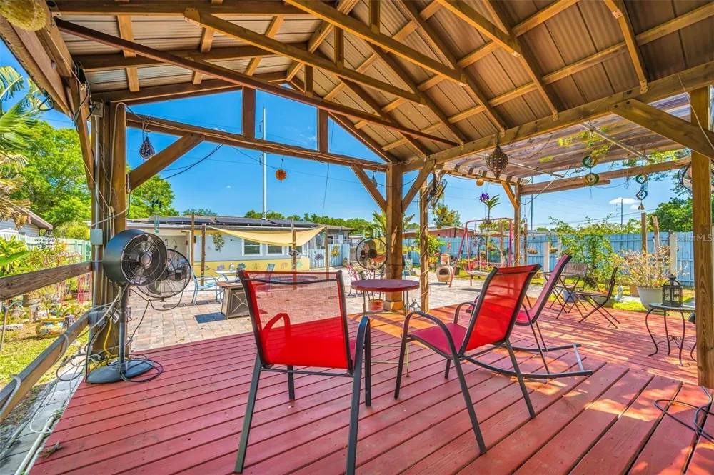 1572 77TH AVENUE St Petersburg, FL 33702