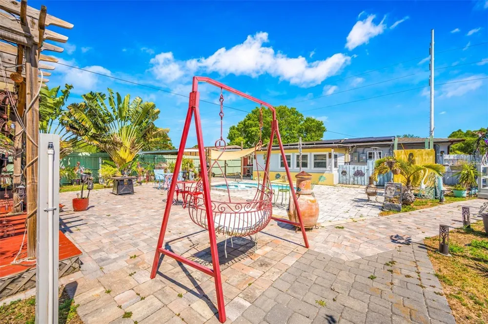 1572 77TH AVENUE St Petersburg, FL 33702