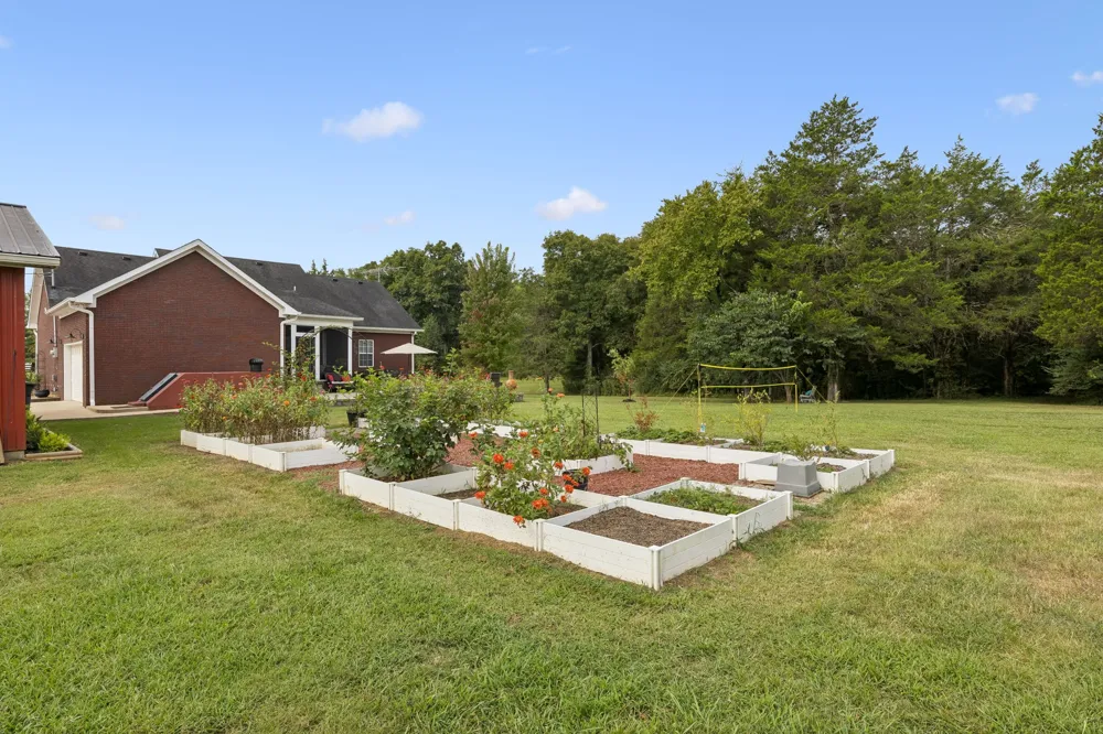 1420 S Berlin Rd Lewisburg, TN 37091