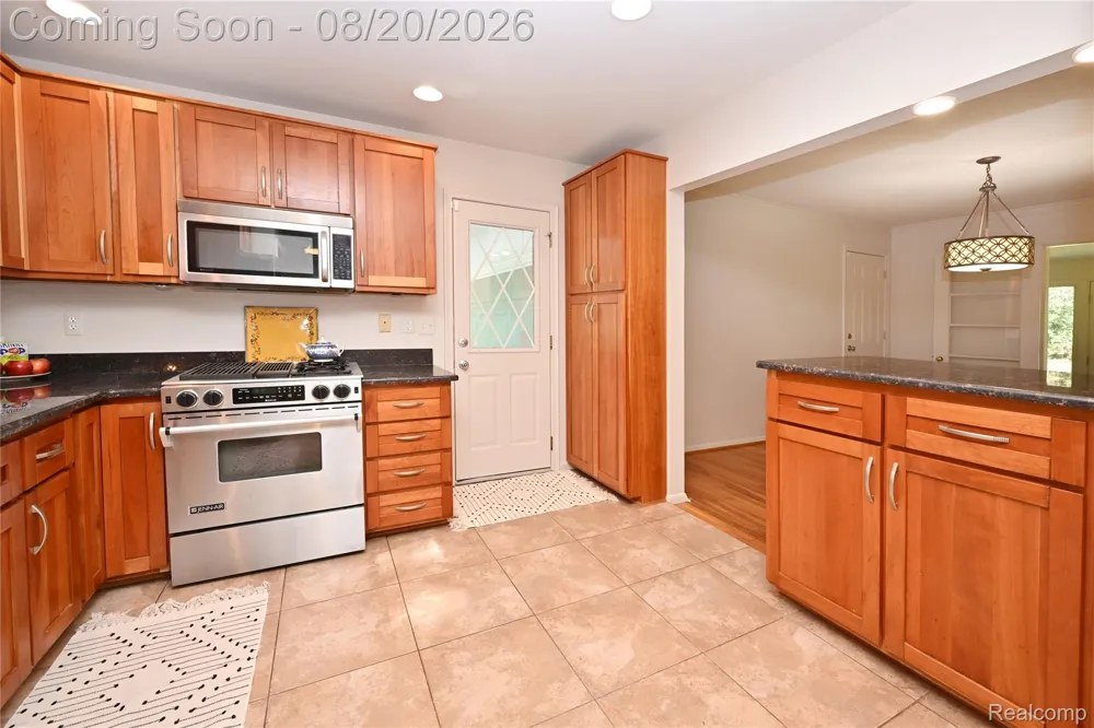 2374 Rutherford Road Bloomfield Hills City, MI 48302
