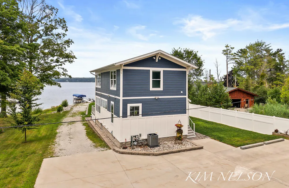 5768 South Shore Drive Fruitland Township, MI 49461