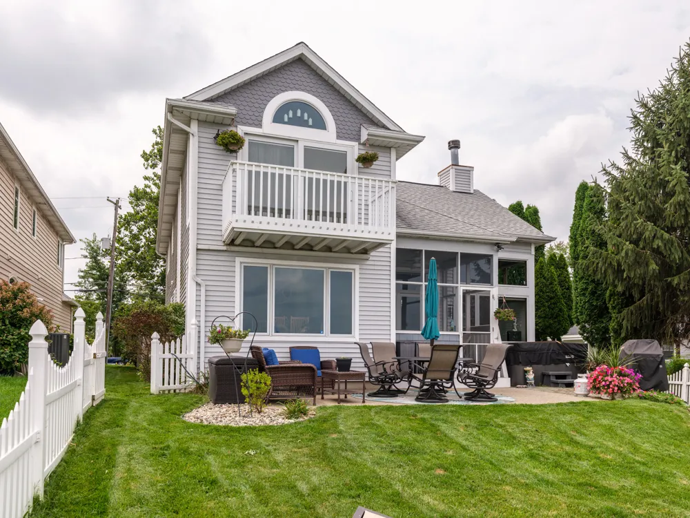 1821 Lakeview Drive Portage City, MI 49002