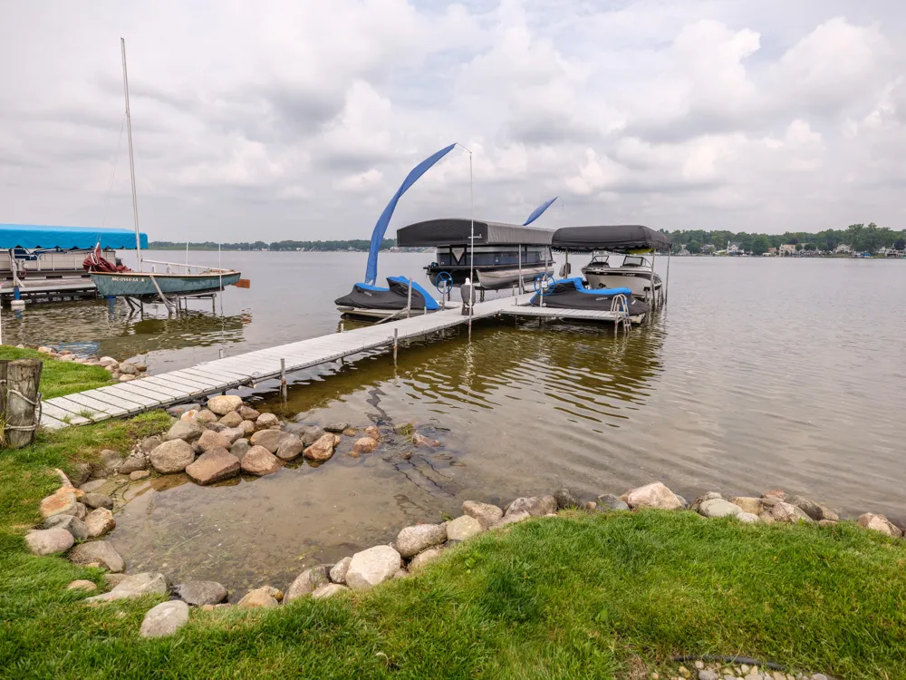 1821 Lakeview Drive Portage City, MI 49002
