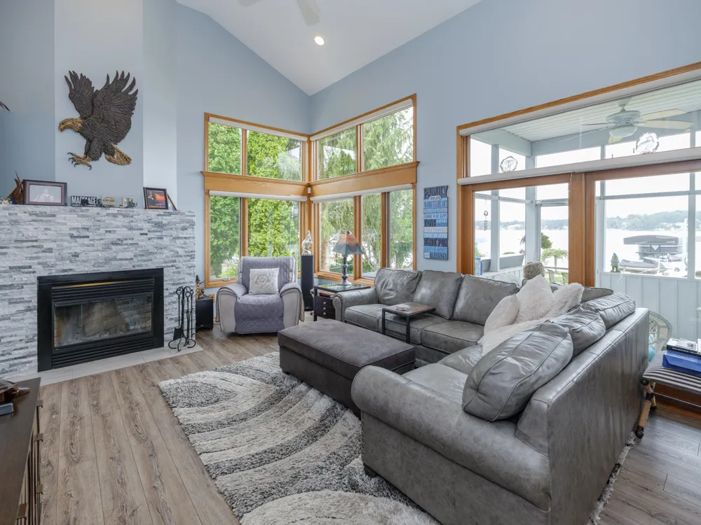 1821 Lakeview Drive Portage City, MI 49002