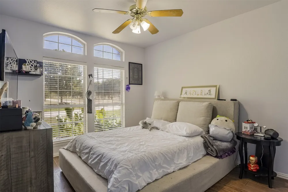 137 Cactus Road Waxahachie, TX 75165