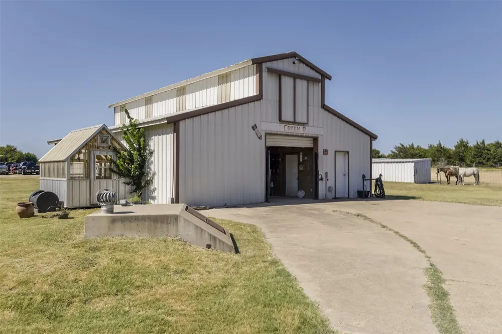 137 Cactus Road Waxahachie, TX 75165