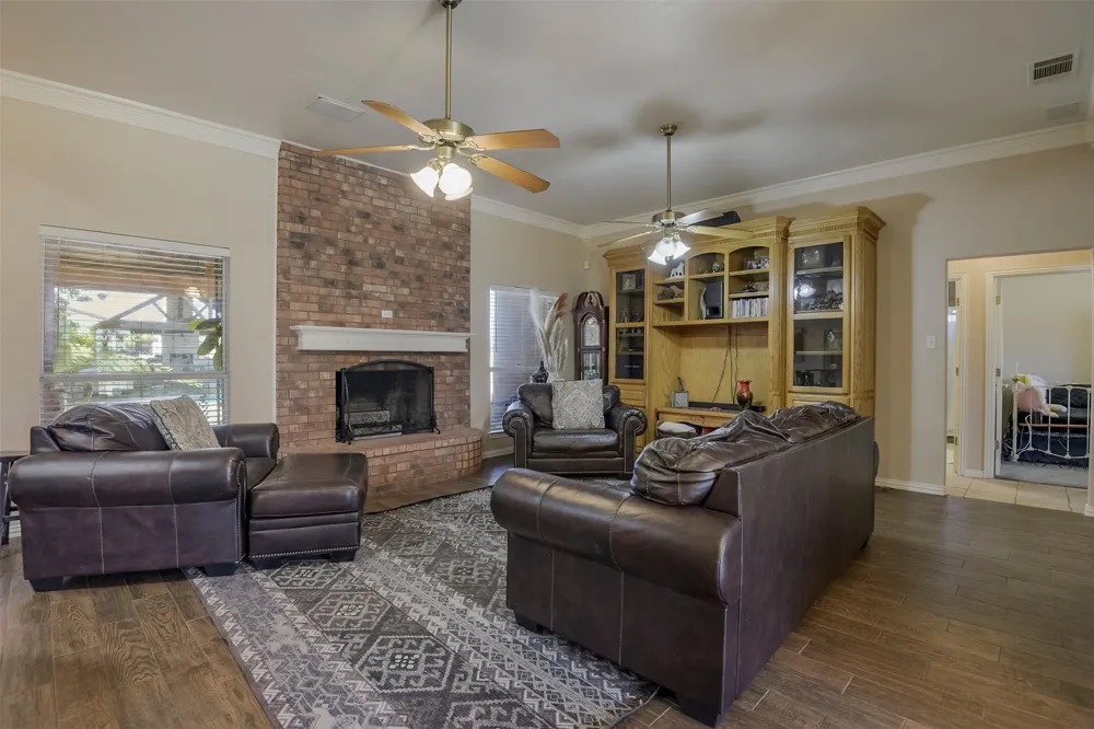 137 Cactus Road Waxahachie, TX 75165