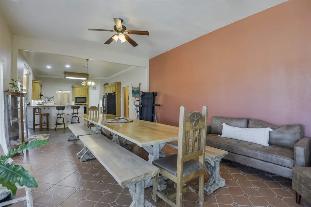 137 Cactus Road Waxahachie, TX 75165