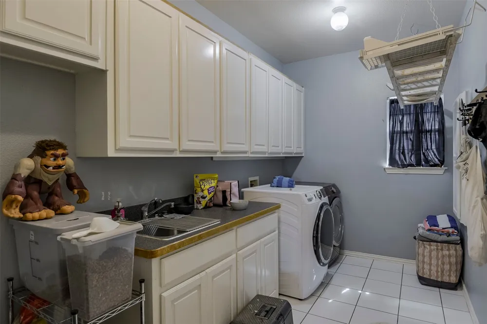 137 Cactus Road Waxahachie, TX 75165