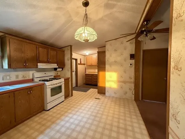54223 Garrett Dowagiac, MI 49047