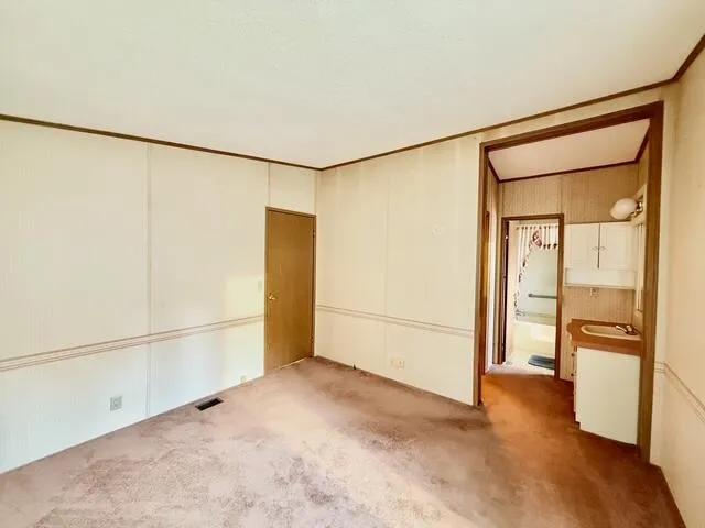 54223 Garrett Dowagiac, MI 49047