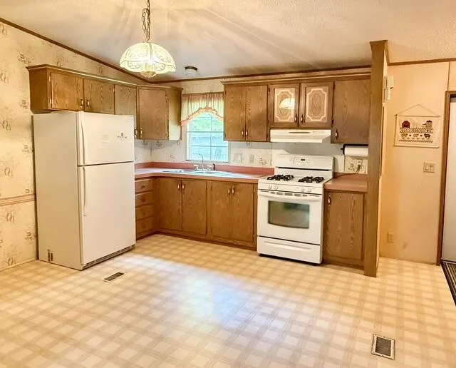 54223 Garrett Dowagiac, MI 49047