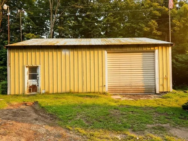54223 Garrett Dowagiac, MI 49047