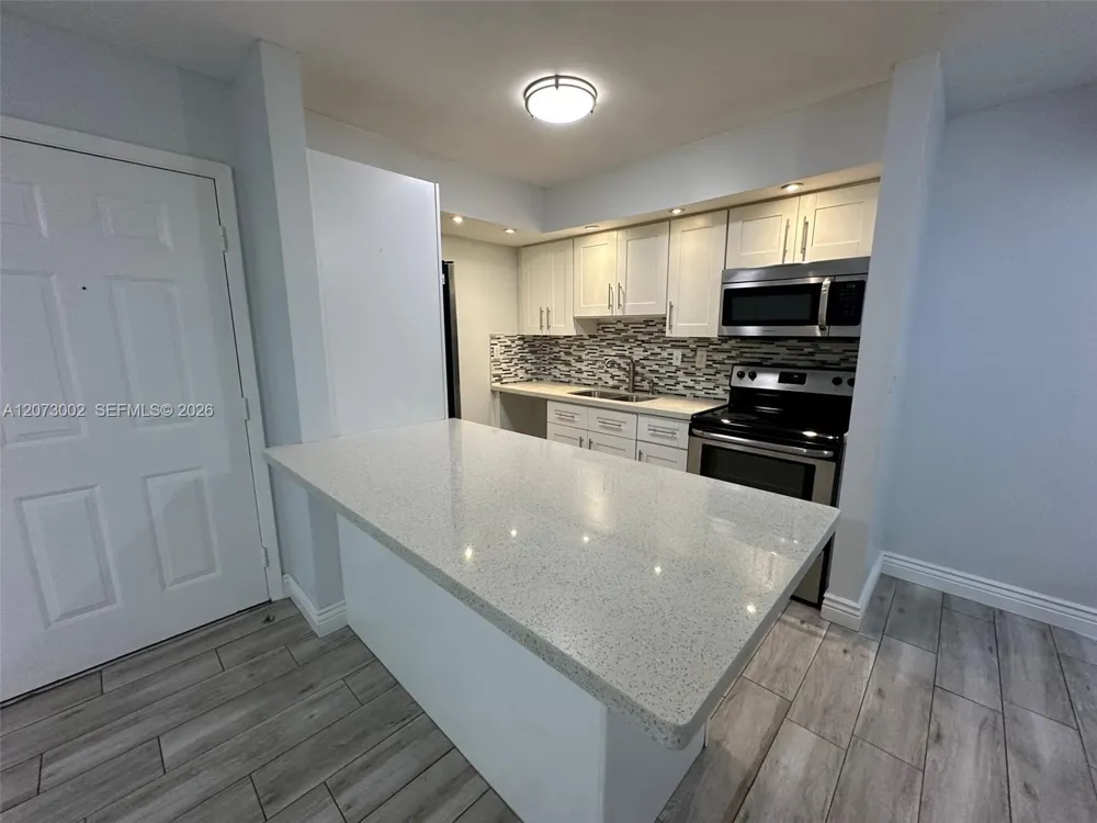 18875 NW 62nd Ave #106 Hialeah, FL 33015
