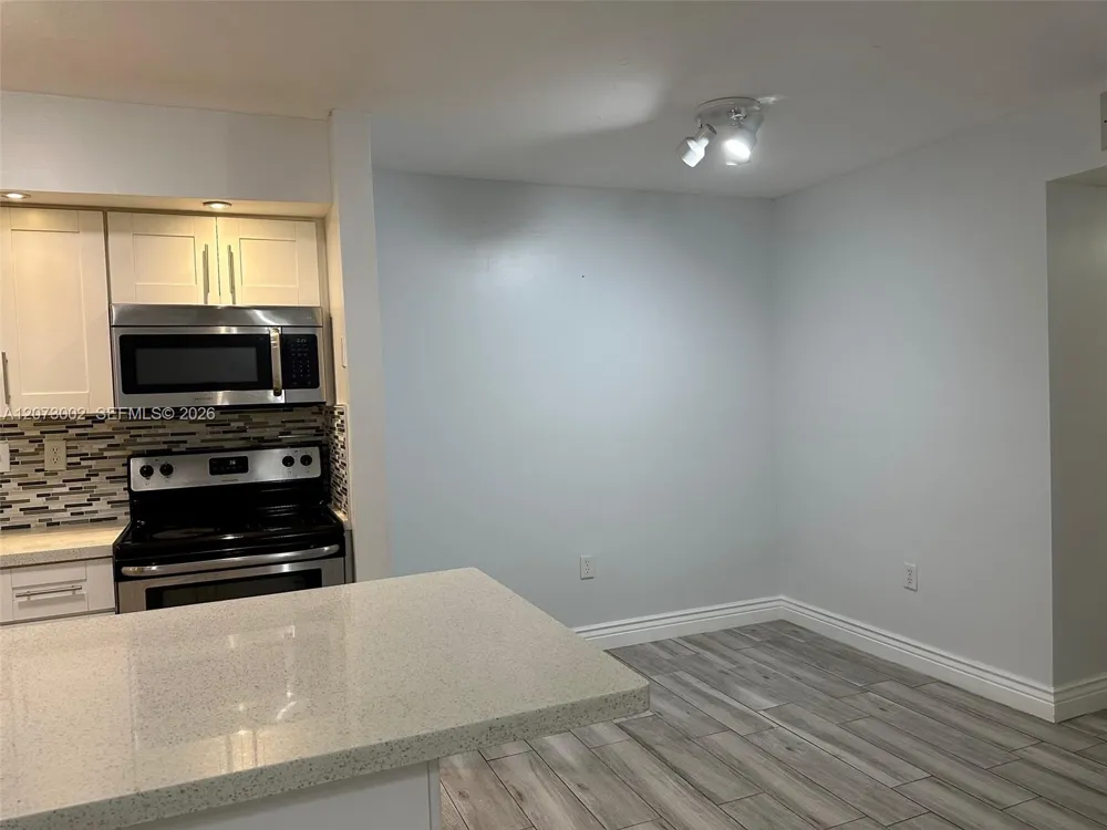 18875 NW 62nd Ave #106 Hialeah, FL 33015