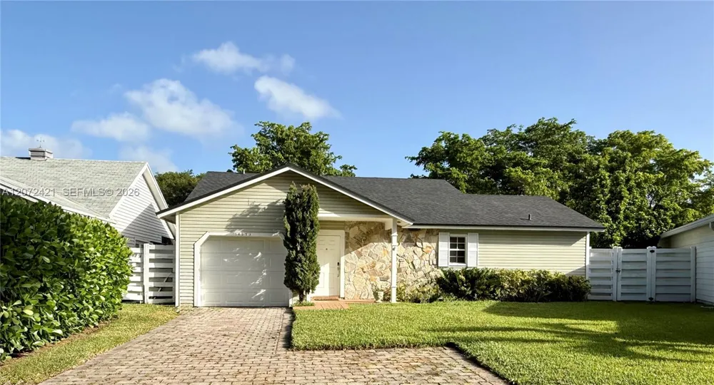 14353 SW 150th Ter Miami, FL 33186