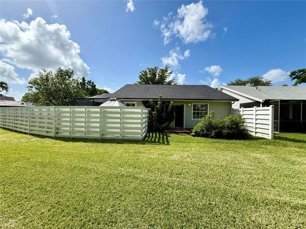 14353 SW 150th Ter Miami, FL 33186