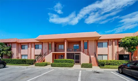 231 Lakeview Drive #103