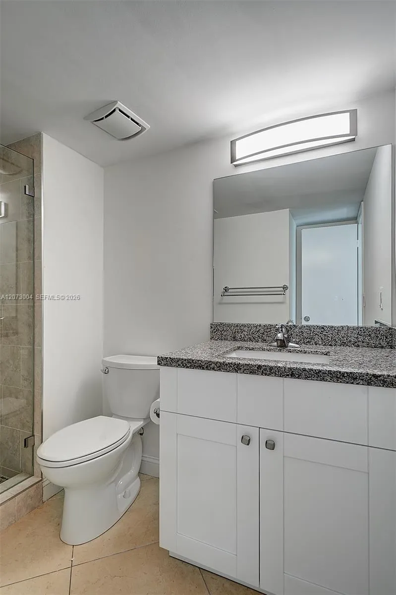231 Lakeview Drive #103 Weston, FL 33326